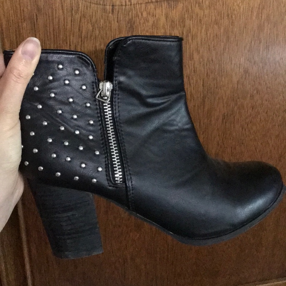 Black forever 21 booties